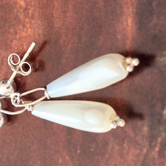 925 Sterling Silver Mother Of Pearl Earrings - Picture 7 of 9